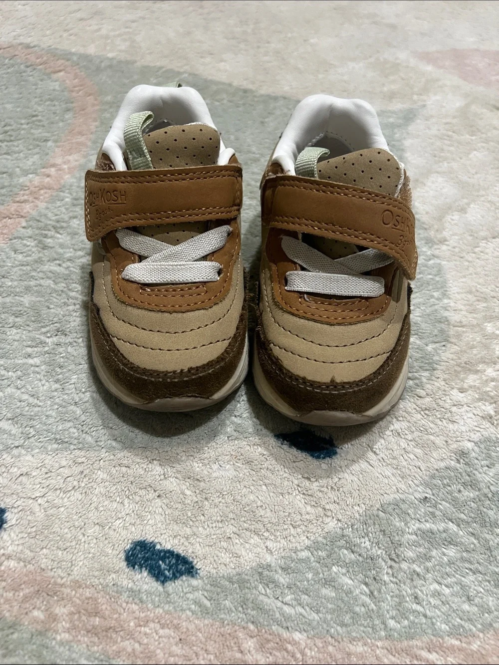 OshKosh B'gosh Brown and Tan Toddler Sneakers, Size:6M